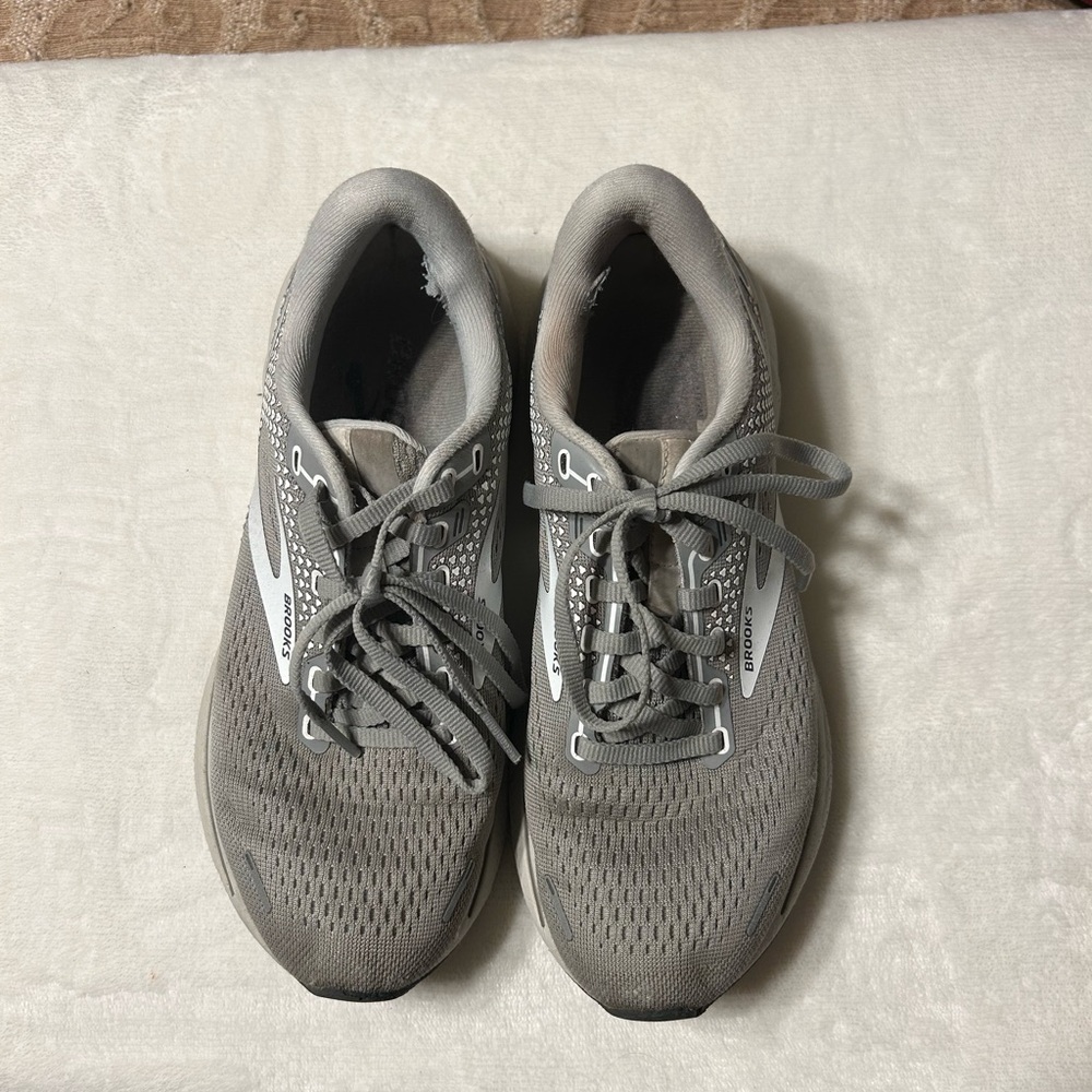 Brooks Ghost Women’s Gray Running Shoes